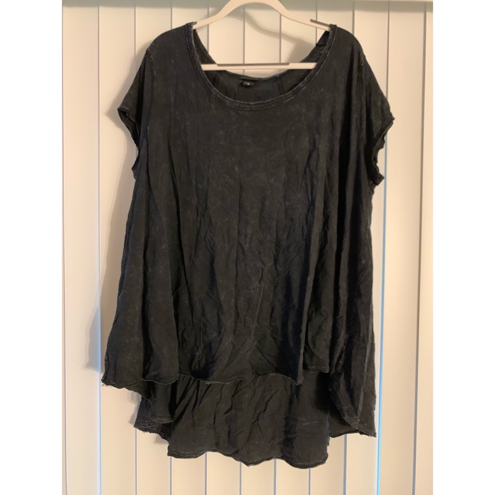 Hi-Lo Mineral Wash Top